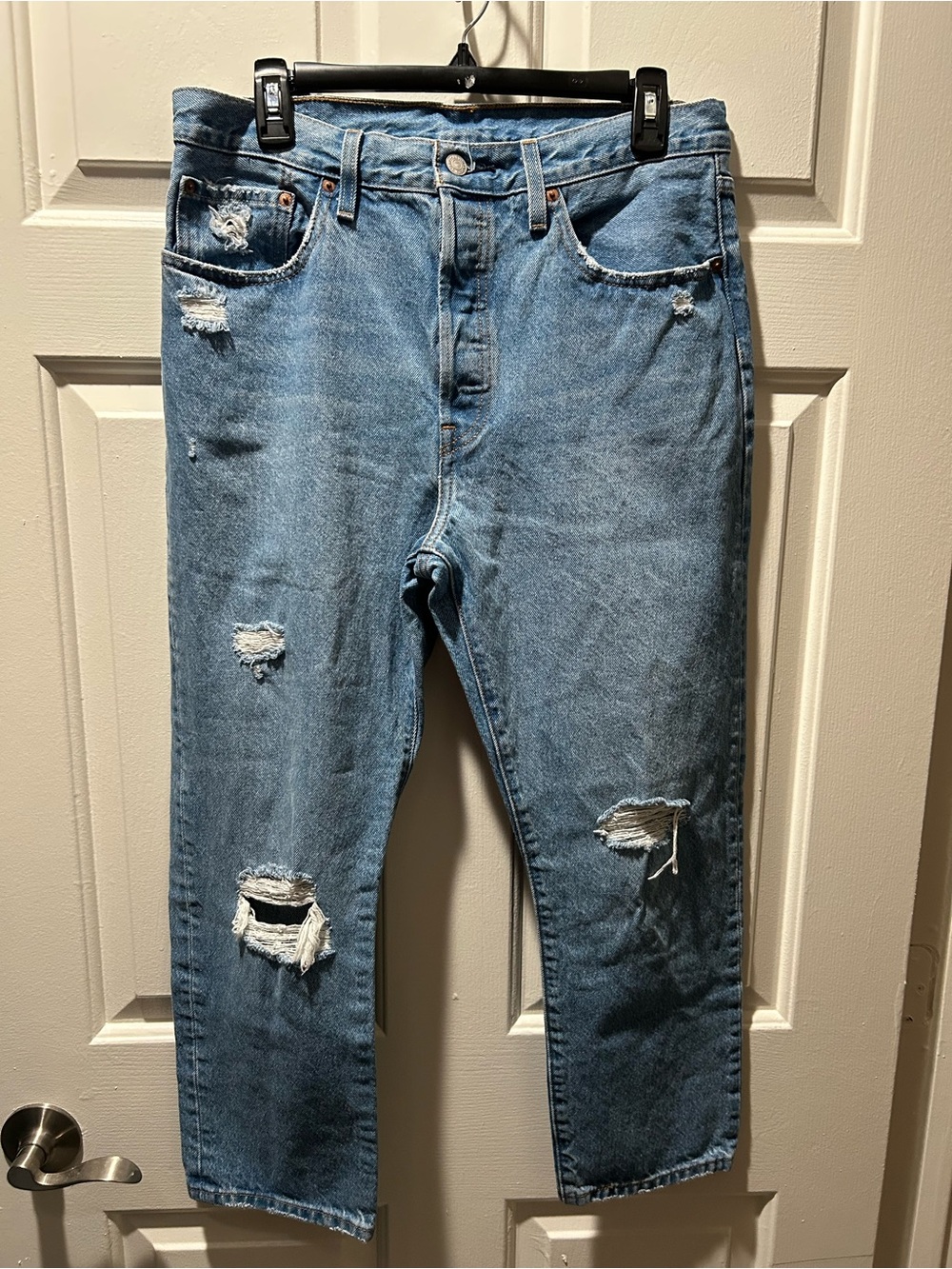 Levi's 501 Women’s Straight Leg Button Fly Distressed Jeans Size W31 x L26